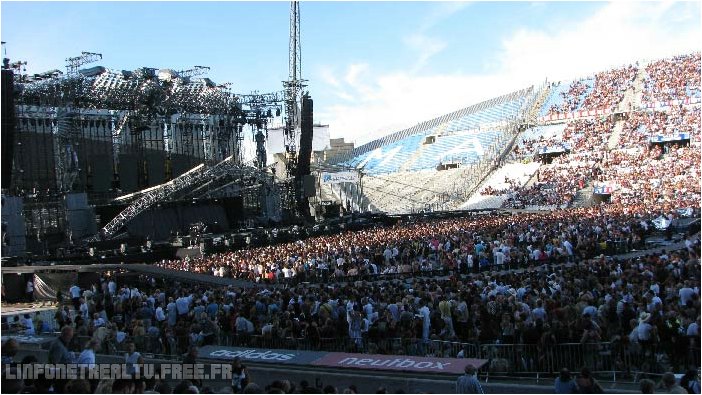 IMG_7478.jpg
JOHNNY HALLYDAY, Tour 66 Concert  Marseille 2009 au Stade Vlodrome  : L'AVANT CONCERT AVEC C. MAE