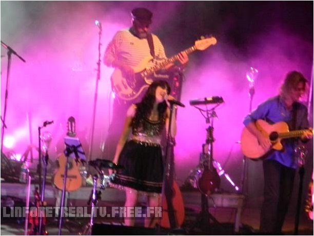 DSCN0726[1].jpg
Nolwenn Leroy Bretonne Tour 2011 & Florian Gustiniani de X Factor 2011 leur concert  Agde 9 Aout 2011