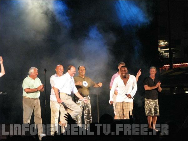 IMG_1319.jpg
Hoda, Michal et Houcine en Tourne, 6 Aout 2008   BANDOL (83)   